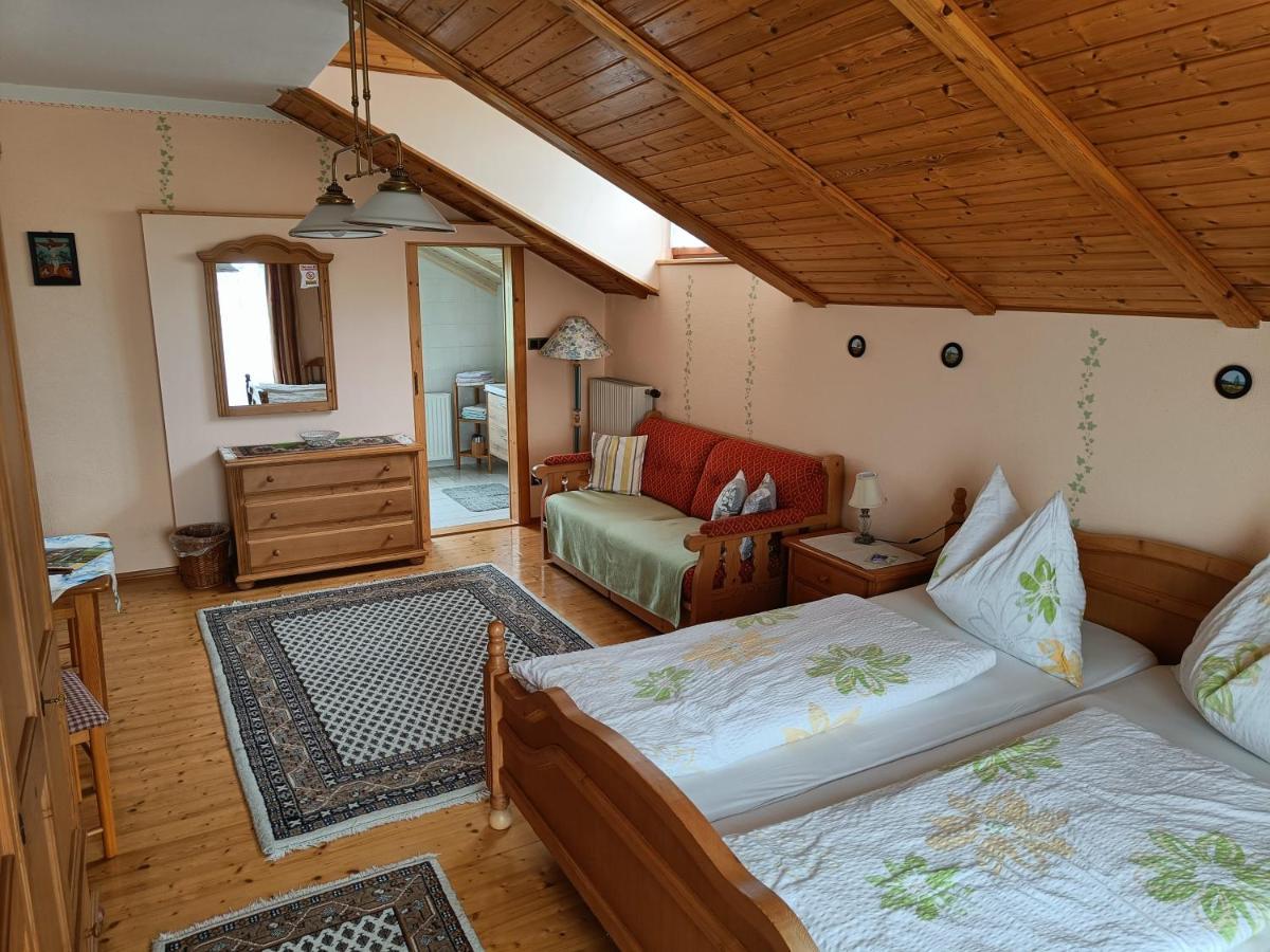 Haus Sundl - Privatzimmer エンマースドルフ・アン・デア・ドナウ エクステリア 写真