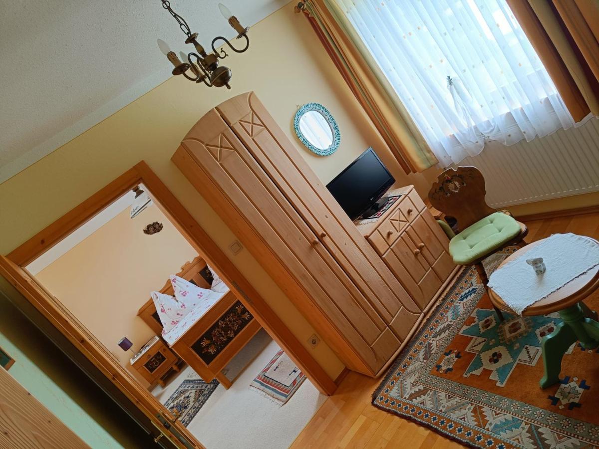 Haus Sundl - Privatzimmer エンマースドルフ・アン・デア・ドナウ エクステリア 写真